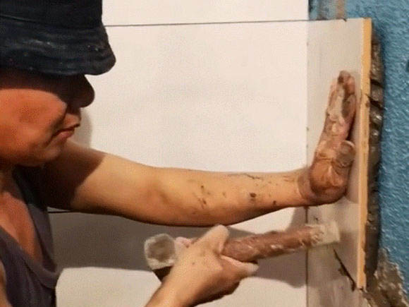 How to Glue Ceramic Tile